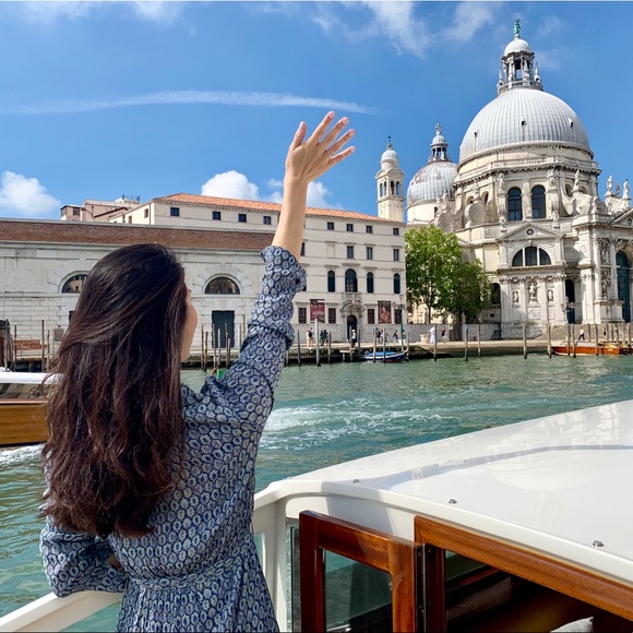 Meet your Posher, Jenny - Picture 1 of 3